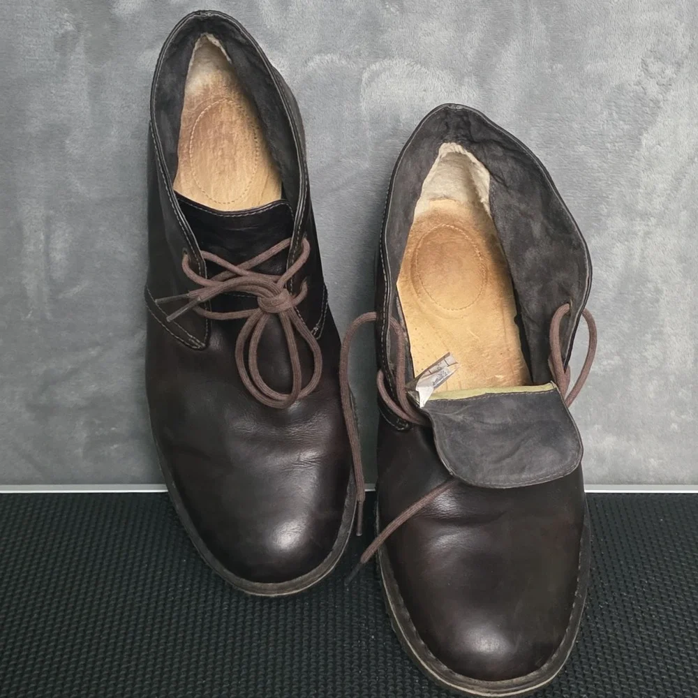 UGG Leighton Men's Chukka Boots Size 10.5 Crinkled Leather Chocolate Brown 3275